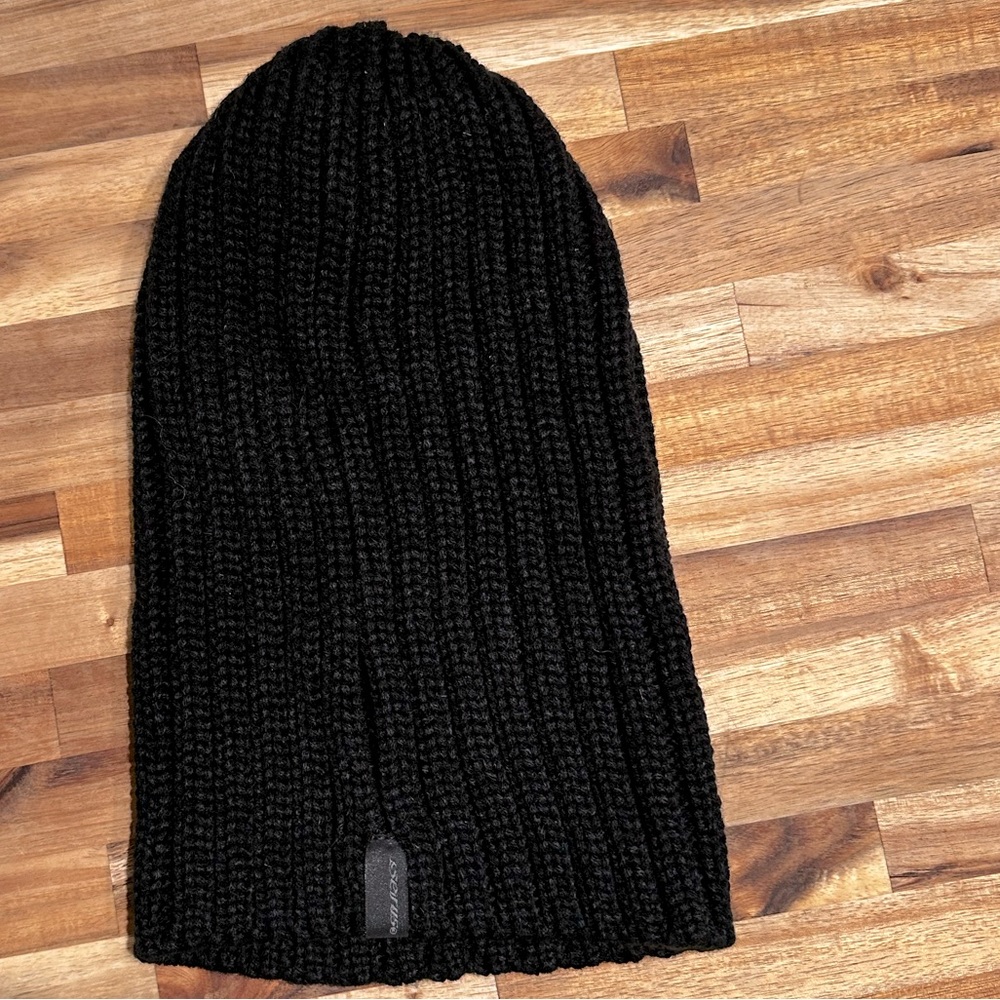 NWOT Seirus Innovation black beanie